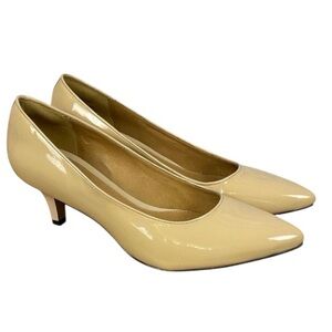 Clarks Classic Neural Patent Leather Kitten Comfort Heels Shoes Sz 9